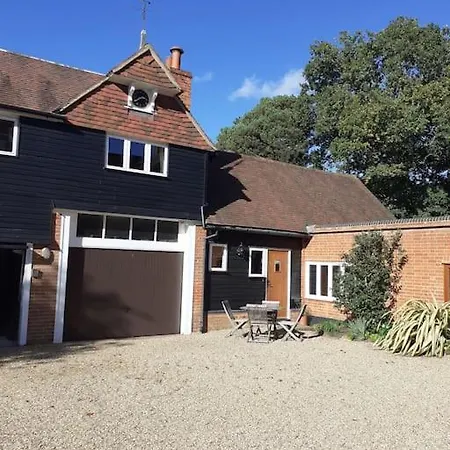 Rural Retreat Near Dorking Villa Exterior photo