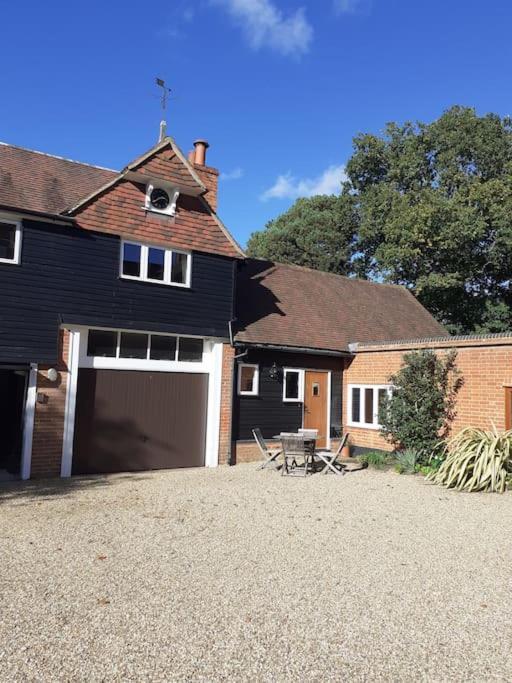 Rural Retreat Near Holiday home Dorking